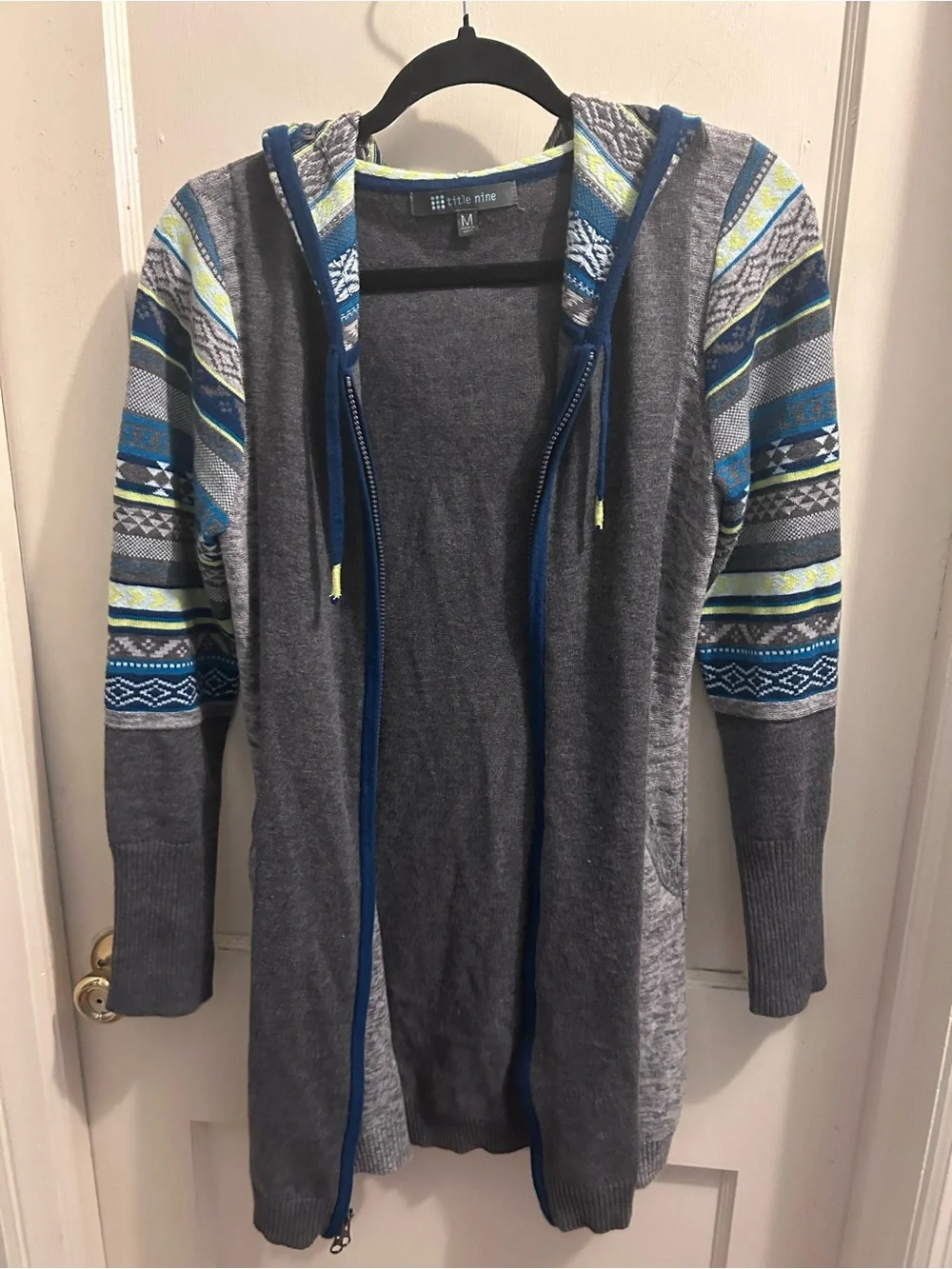 Title Nine Gray Hooded Zip Cardigan Long Line Wool Aztec Pattern Sleeves M